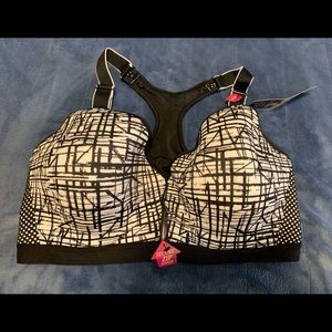 NWT 38D Maidenform Sports Bra